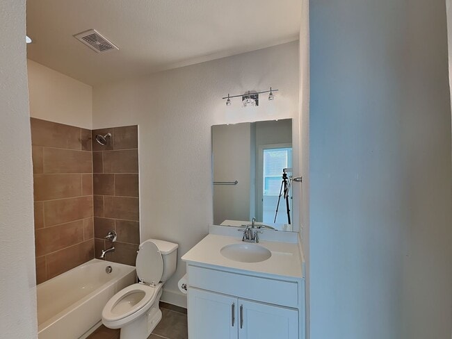 Foto del edificio - Fabulous 3-Story Townhouse in Frisco Heigh...