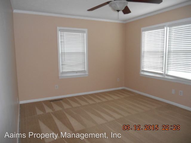 Building Photo - 5136 Meadowbrook Dr