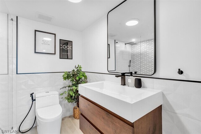 Building Photo - 3030 Binnacle Dr