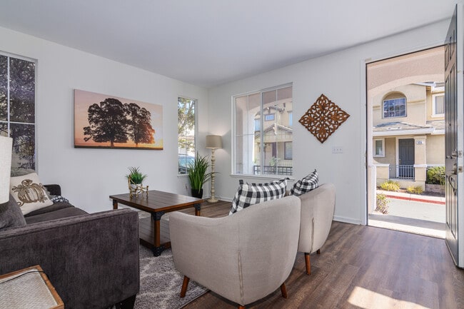 Building Photo - 411 Canyon Ct