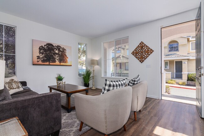 Foto del edificio - 411 Canyon Ct