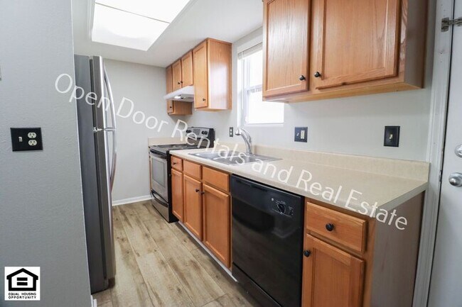 Foto del edificio - 7727 E State Blvd