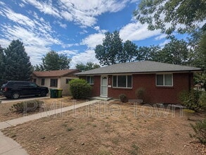 Building Photo - 5561 S Cedar St
