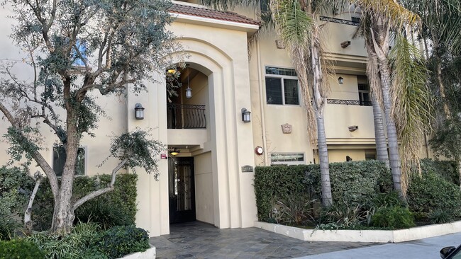 Foto del edificio - 10640 Woodbridge St
