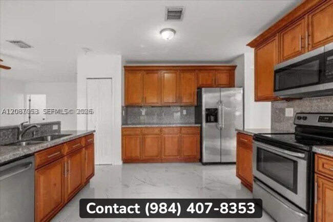 Foto del edificio - 1755 NE 35th Ave