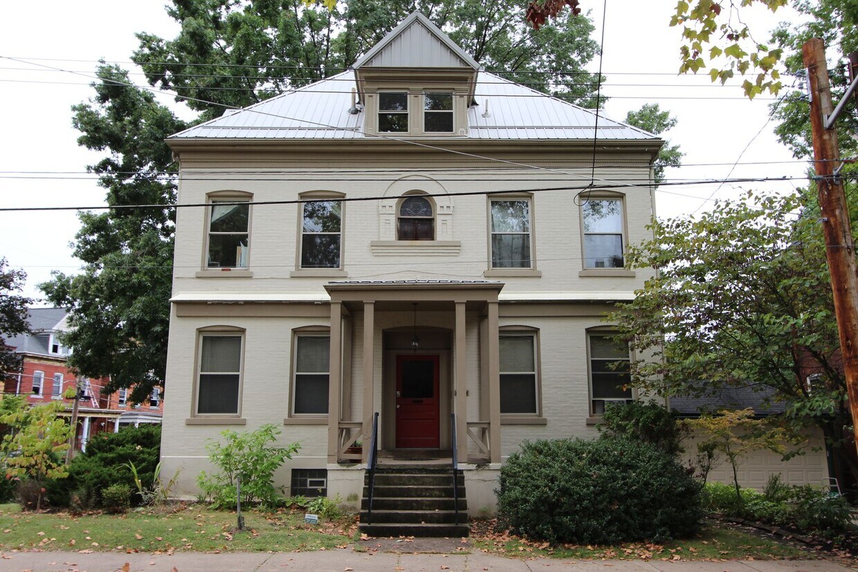 Primary Photo - 6024 Jackson St