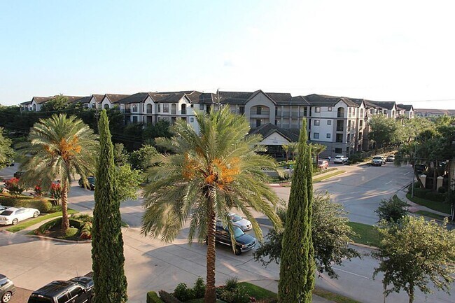 Building Photo - 7575 Kirby Dr