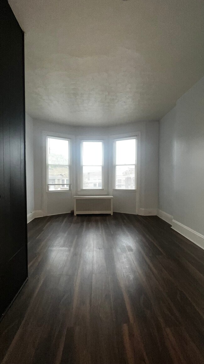 PRIMARY BEDROOM - 187 Clerk St