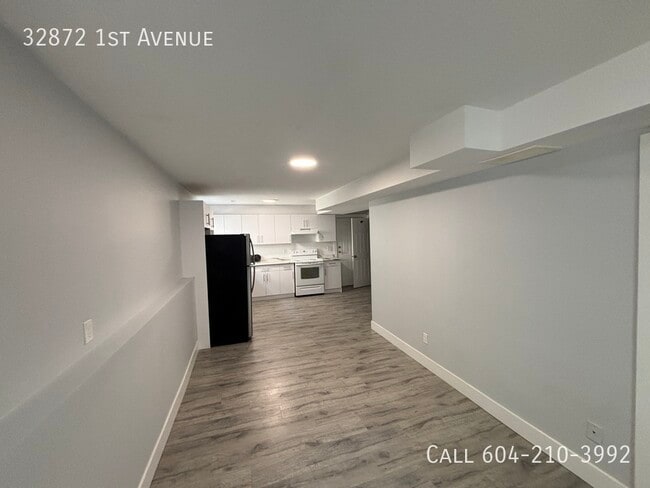 Building Photo - Updated Home with Two Kitchens