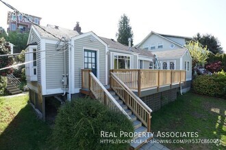 Building Photo - 9835 Arrowsmith Ave S