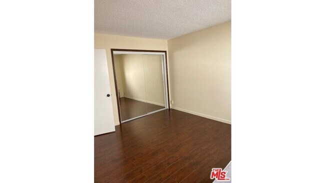 Foto del edificio - 1571 Manning Ave