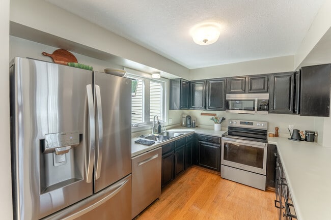 Building Photo - 6339 Saint Croix Trl N