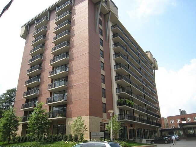 Foto del edificio - 60 Longwood Ave
