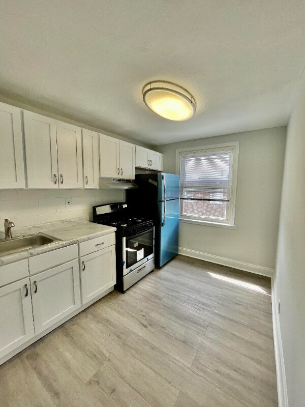 Foto del edificio - 6332 Carnation St