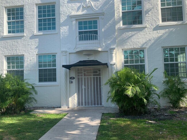 Building Photo - 130 Antiquera Ave