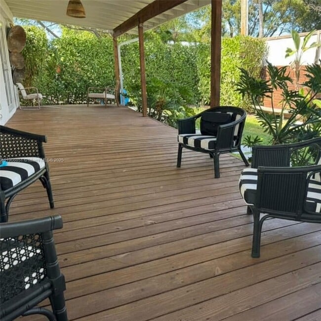 Foto del edificio - 1345 SW 60th Ct