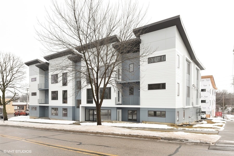 Primary Photo - 5001 Prospect Ave