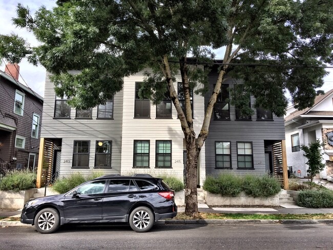Building Photo - 2415 SE Division St