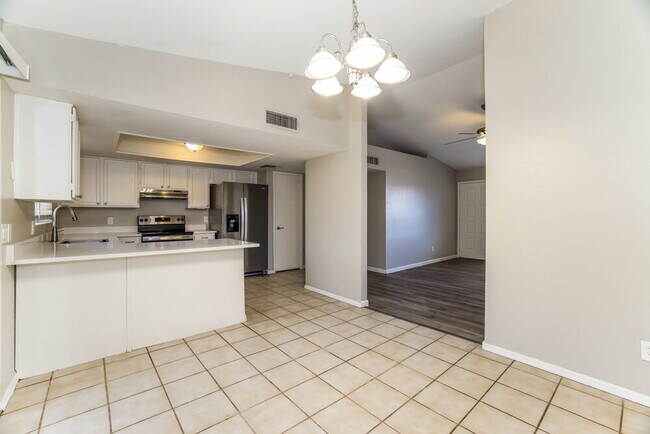 Foto del edificio - 1417 E Irwin Ave