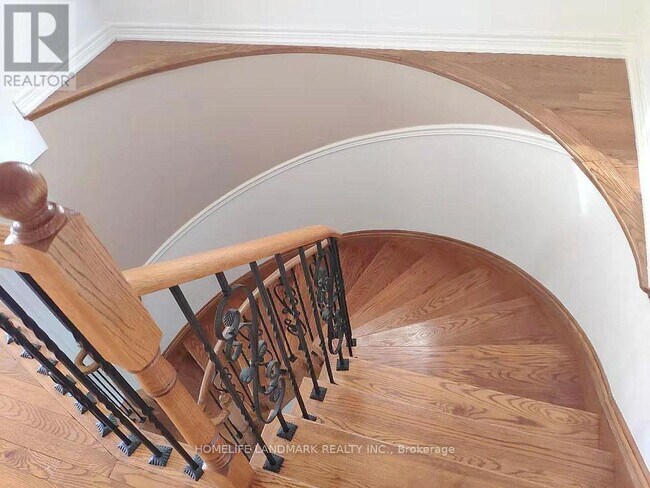 Photo du bâtiment - 40 Ozner Crescent