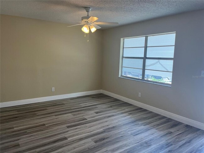 Building Photo - 9105 Tudor Dr