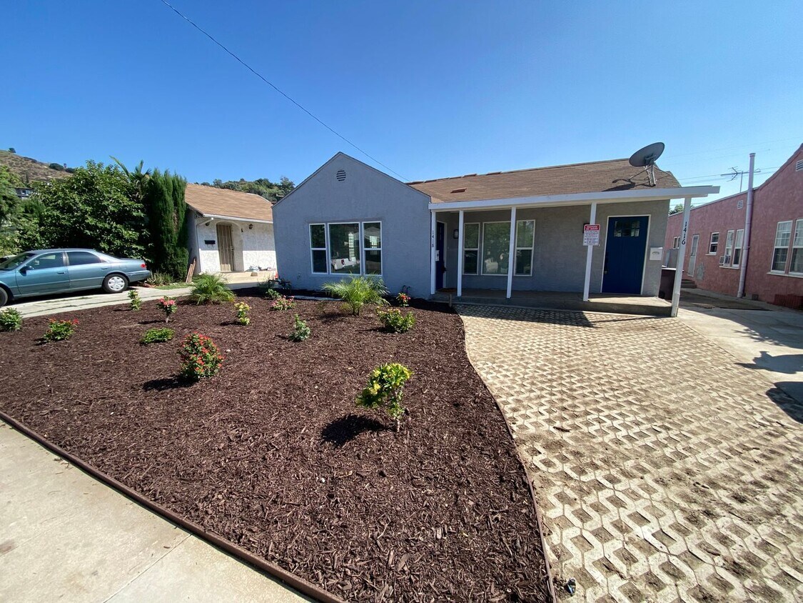 Primary Photo - 1416-1418 E. Windsor Rd.