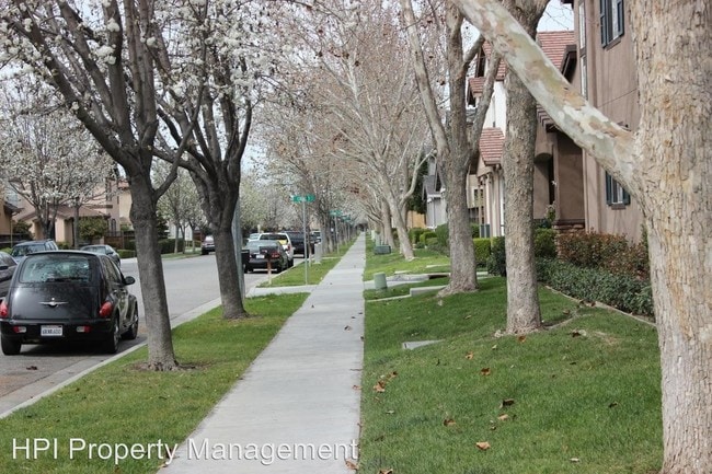 Building Photo - 4 br, 2.5 bath House - 3095 Rubino Circle