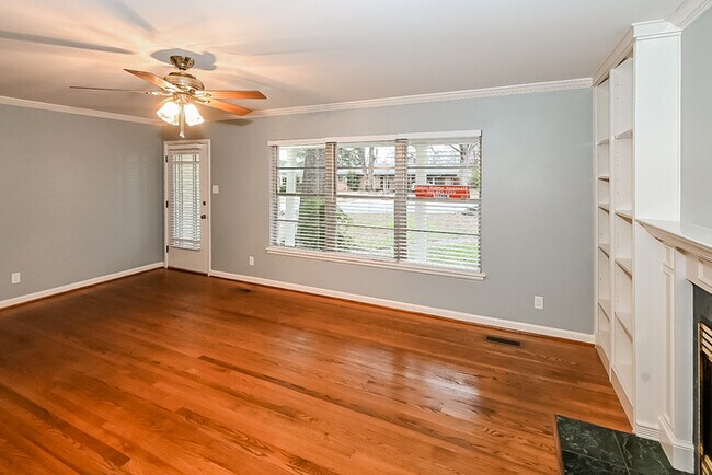 Foto del edificio - 808 Ridgecrest Dr