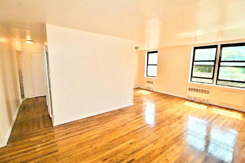 Foto principal - 288 W 238th St