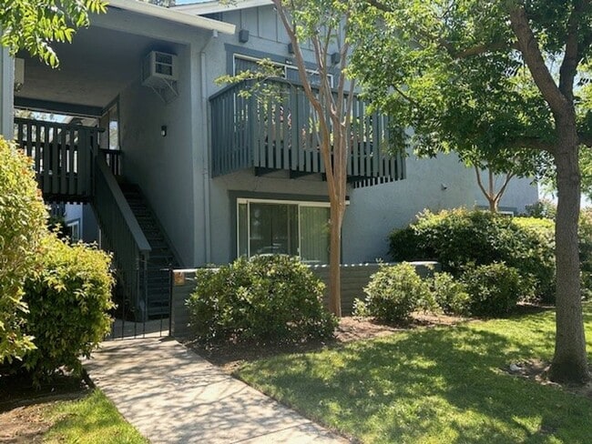 Foto del edificio - 2 bed 2 bath Santa Clara Condo Near Kaiser now available