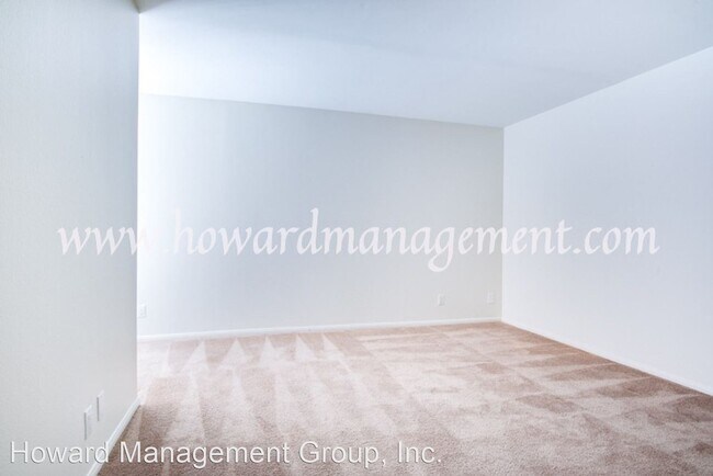 Building Photo - 11683 Goshen Ave