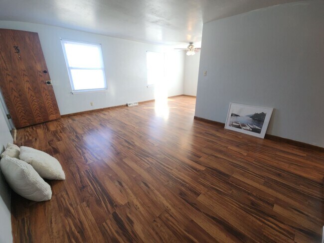 Foto del edificio - 1059 Gillingham Rd