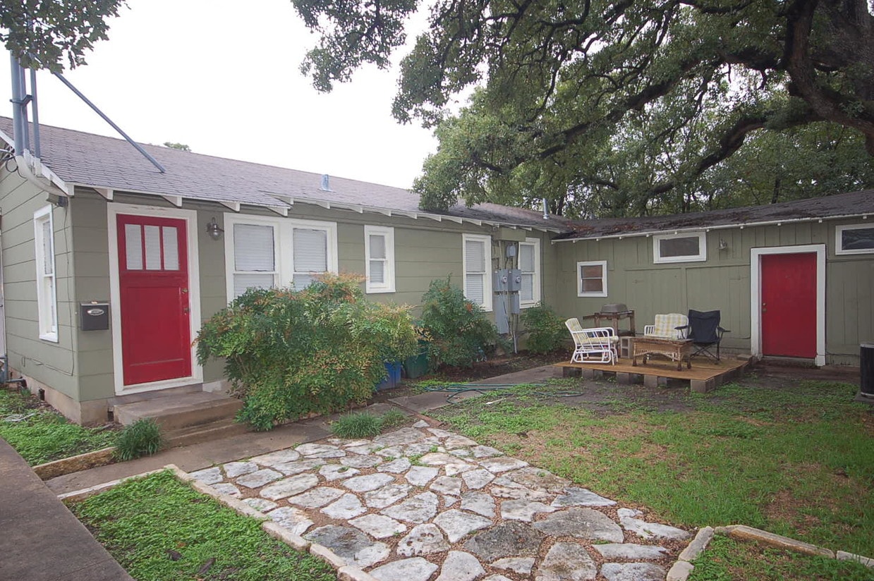 Primary Photo - 207 W 39th St