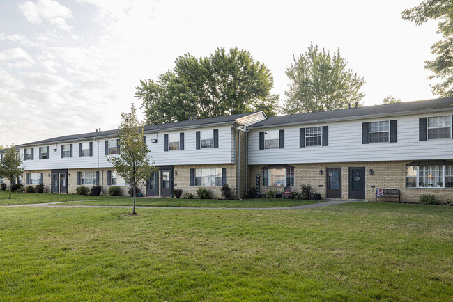 Building Photo - Cambridge Court Townhomes