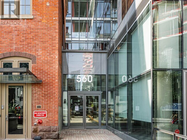 Photo du bâtiment - 560 King St W