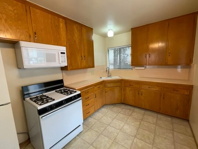 Foto del edificio - 330 E Fairview Ave