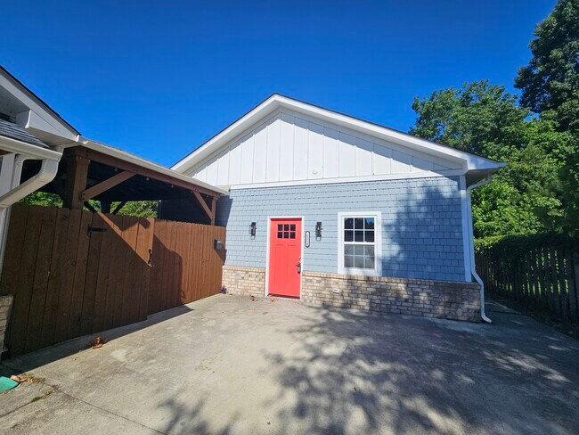 Foto del edificio - 621 Hadley Ct
