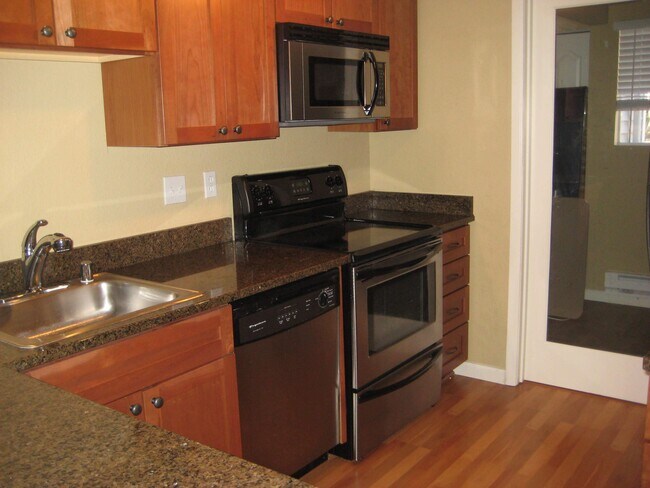 Kitchen - 1003 156th Ave NE