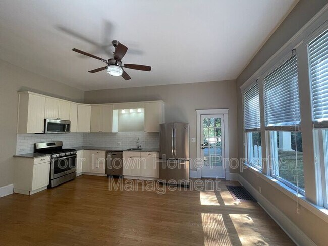 Foto del edificio - 156 Waverly Way NE