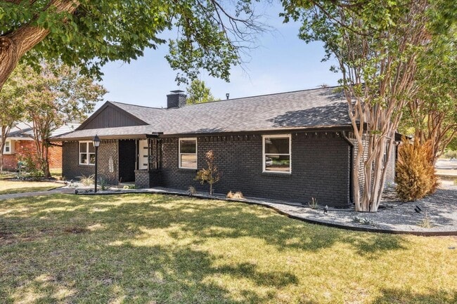 Foto del edificio - 9704 Lanward Dr