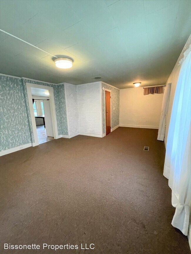 Building Photo - 4 br, 1 bath House - 353 Reynolds Rd