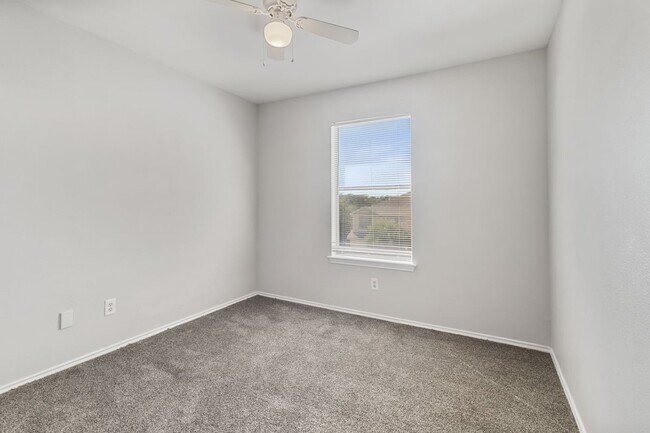 Foto del edificio - 10714 Mathom Landing