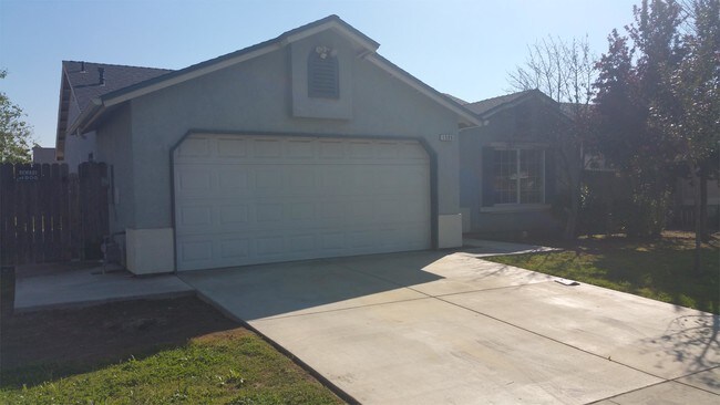 Foto del edificio - 1589 E Santa Rosa St