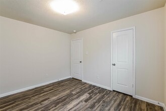 Building Photo - 5635 Long Arbor Ln