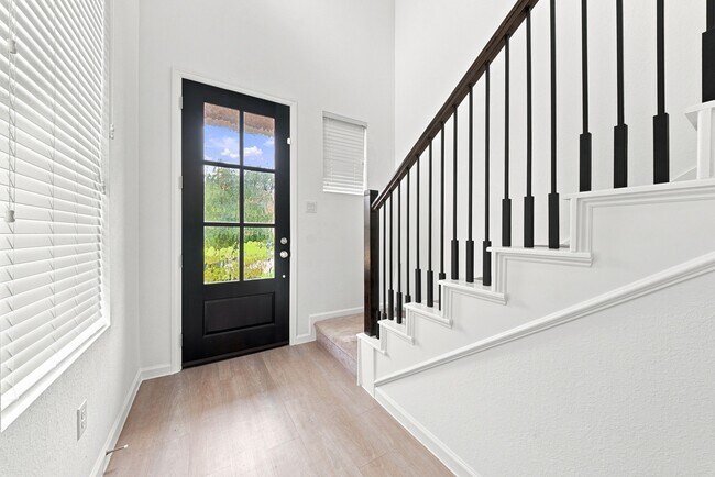 Foto del edificio - 4926 Chester Lk Ln