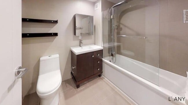 Building Photo - 2 bedroom in BRONX NY 10458