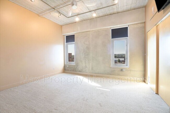 Foto del edificio - 309 E 5th St