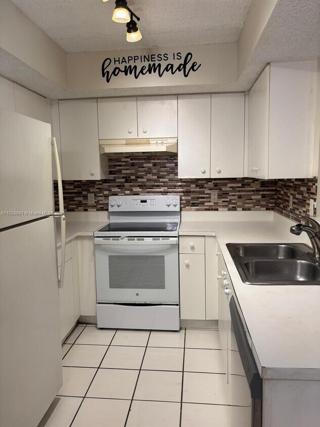 Foto principal - 5510 NW 61st St