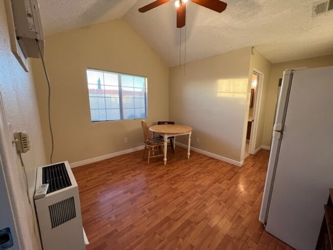 Building Photo - RV T 2414