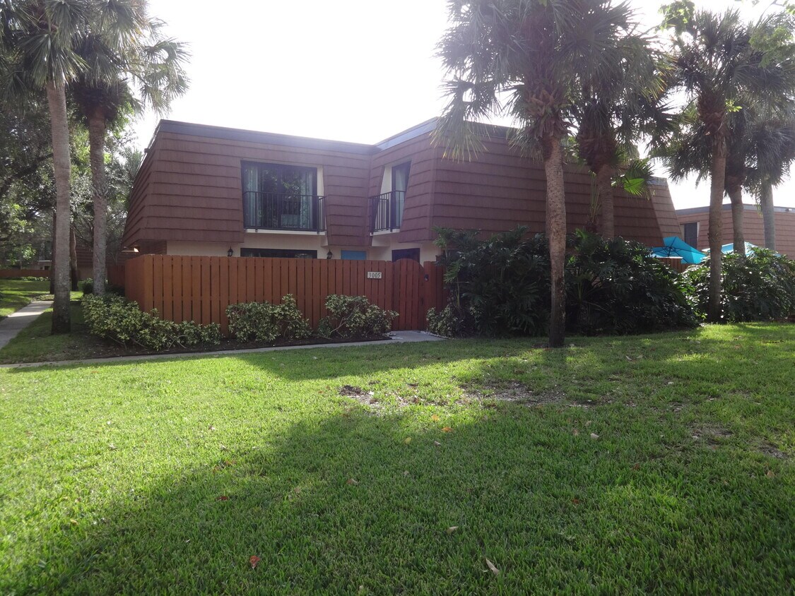 3005 30th Ct, Jupiter, FL 33477 Townhome Rentals in Jupiter FL